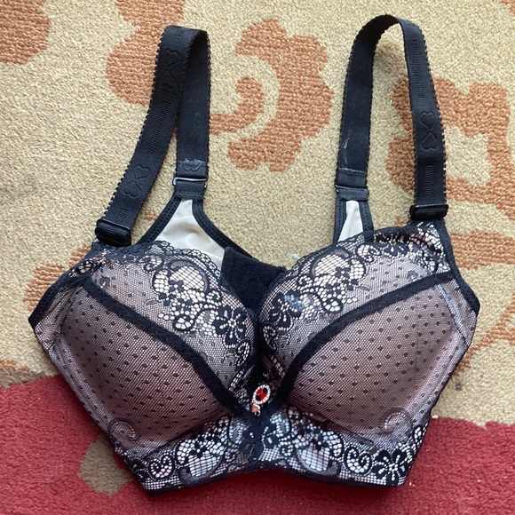unknown Other - Black lace padded push up bra. Fits 34 b & c